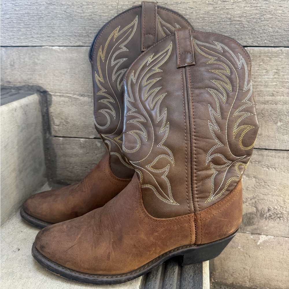 Classic Brown Embroidered Cowboy Boots - Unbranded